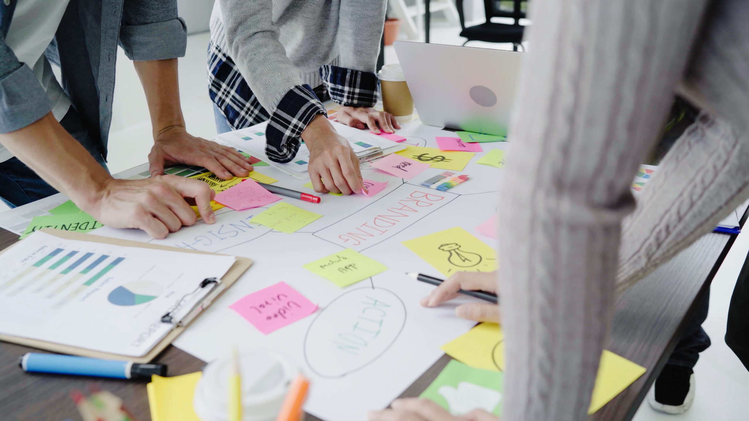 KOMUNITATEA EGITEKO MARKAK