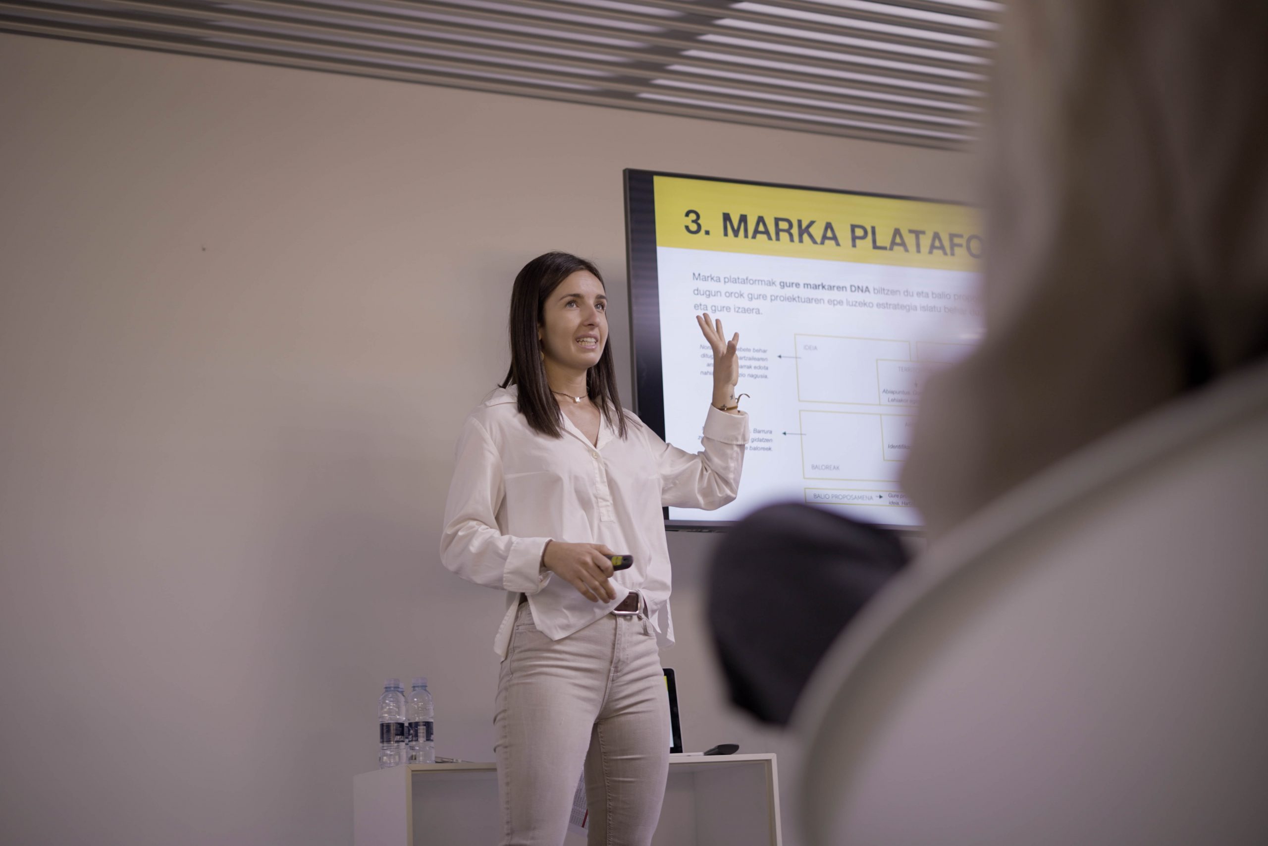 La importancia de cuidar la imagen en las empresas industriales: el papel clave de las presentaciones corporativas